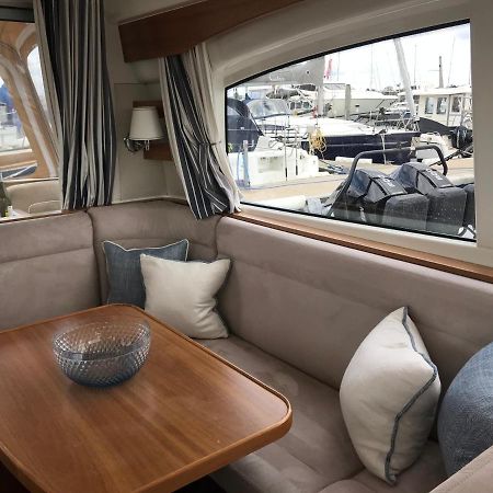 Adelphi B A Delightful 6 Berth Boat Hotel Lymington Esterno foto